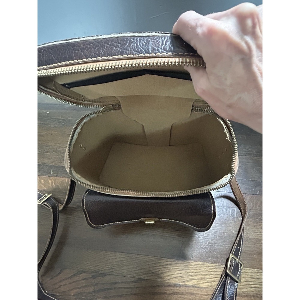 Vintage Camera Bag Brown Leather Carrying Case Shoulder Strap Collectable Prop - Picture 10 of 12